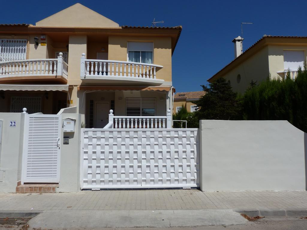 Ferienhaus Adosado Calle Mar Cantabrico La Pobla de Vallbona